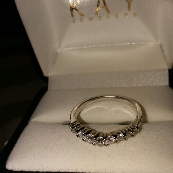 Diamond wedding band - Picture 2 of 3